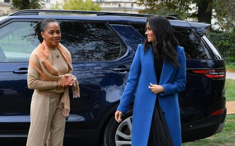 Меган Маркл с матерью. Фото: Getty Images. Фотография взята из открытых источников.  📷
