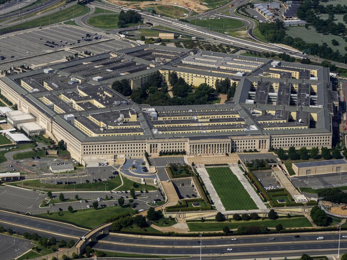 Пентагон работа. Пентагон arlington. Здание пентагона сша. Здание военного ведомства сша пентагон. Пентагон сонвон.
