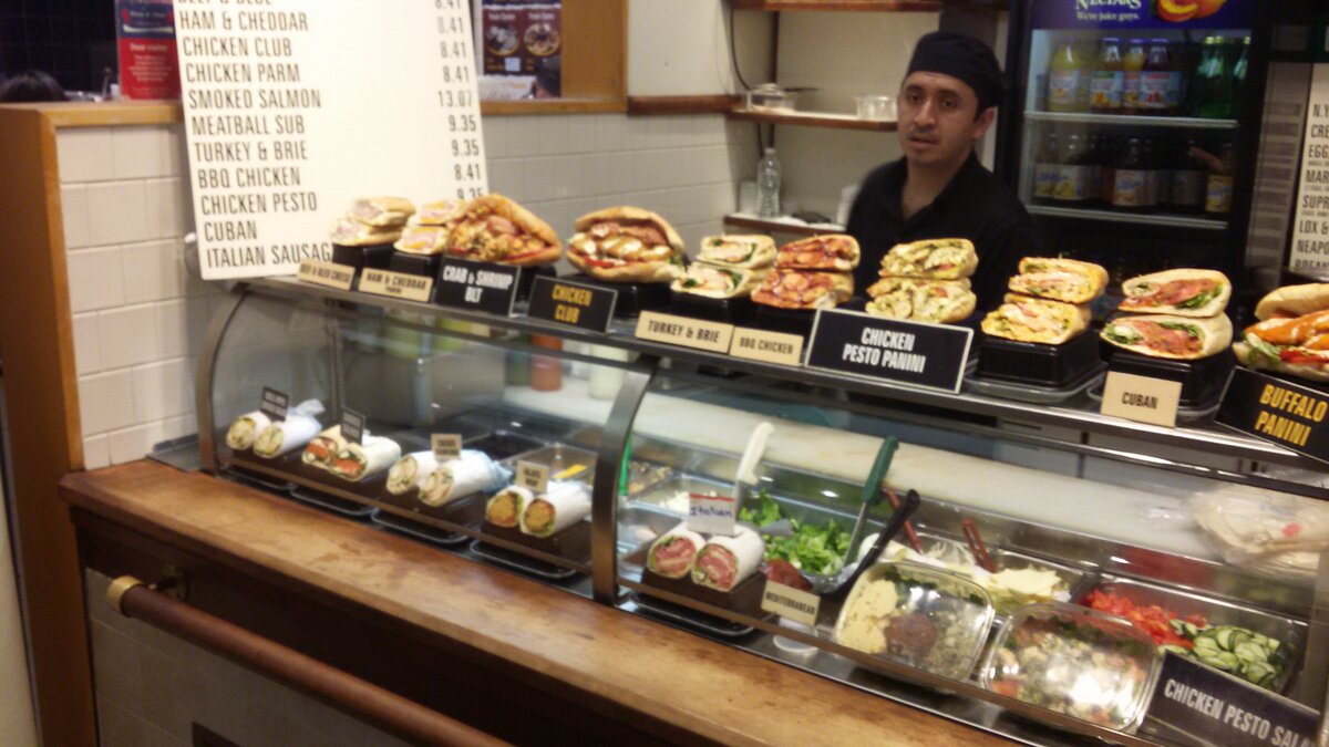 Цены на стенде в левом углу.