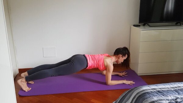 Планка на предплечьях