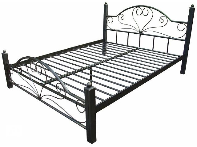 Типичная металлическая кровать в сборе