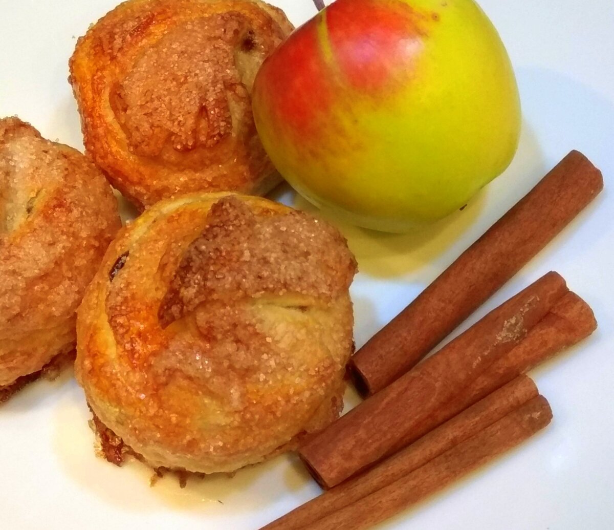 Быстрый вариант любимого рецепта запеченых яблочек. 