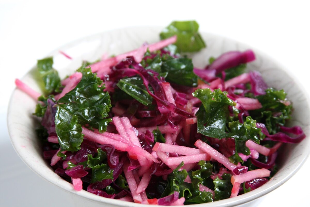 Так выглядит этот салат во французской подаче. У нас всё проще, конечно. Но вкуснее, как мне кажется)))