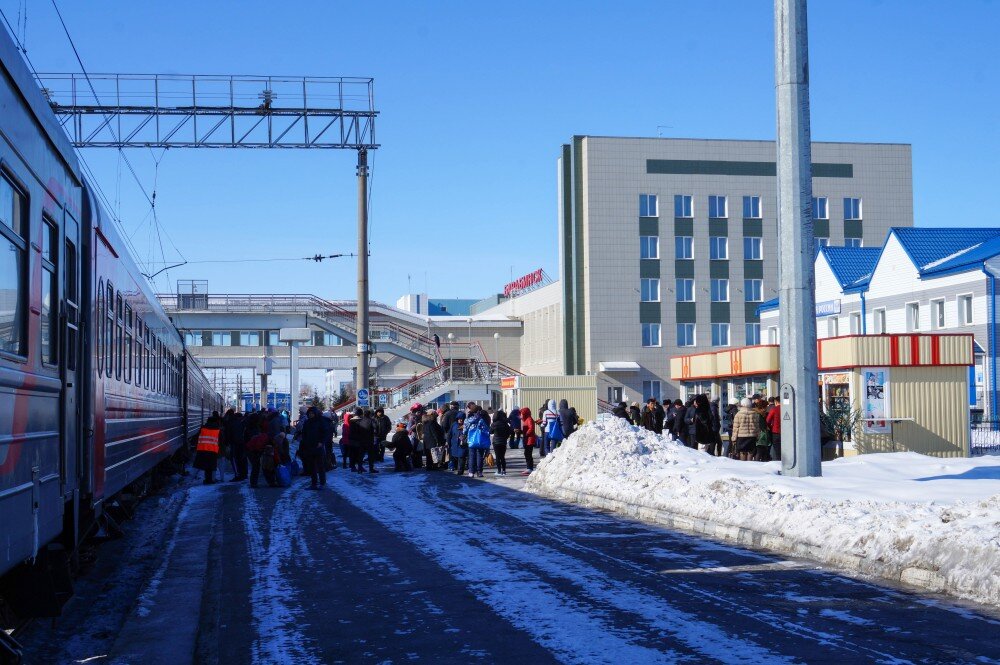 Кемерово барабинск. Железнодорожный вокзал Барабинск. Барабинск ЖД. ЖД вокзал Северобайкальск. Барабинск ЖД вокзал зима.