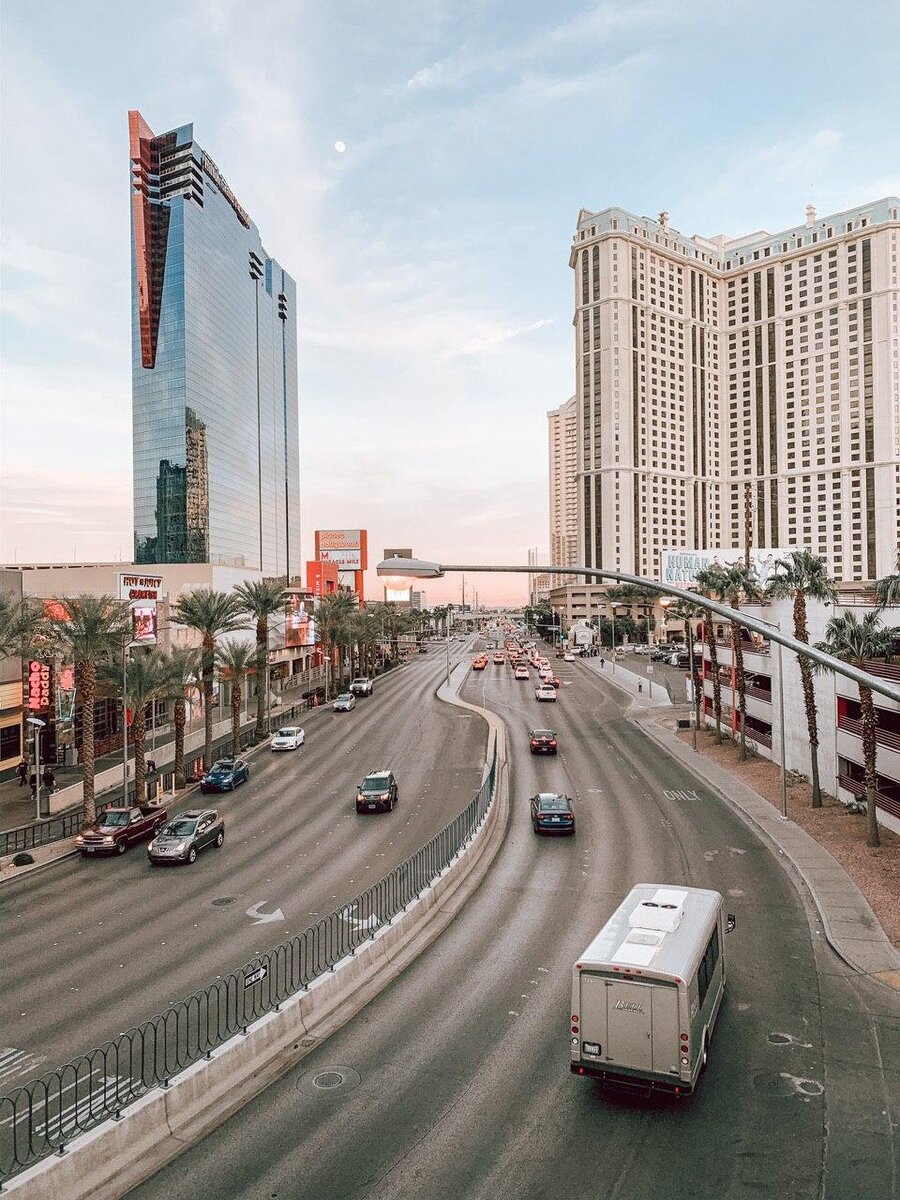 Вид с перехода на город