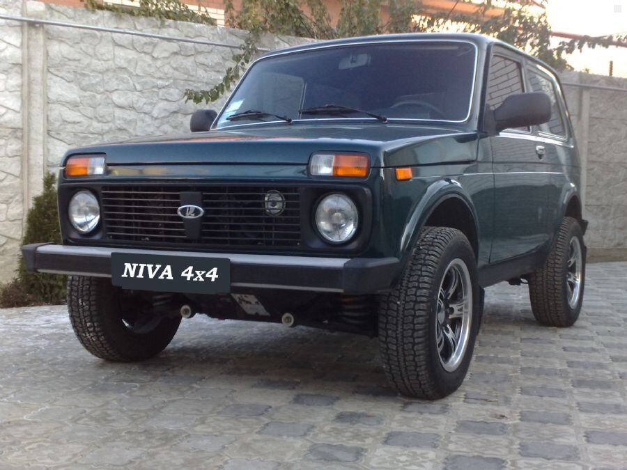 Нива калуга. Нива 212140. Нива 2121 цвета. 212140 Lada 4x4. Нива 2121 мурена.