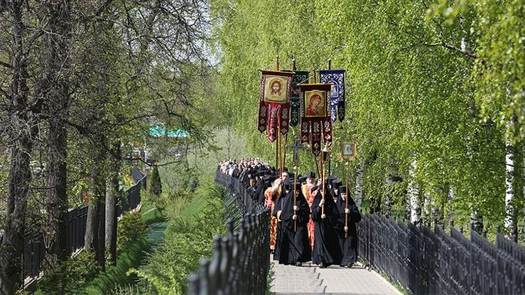 Где находится дивеево канавка богородицы. Дивеево монастырь канавка Богородицы. Дивеевский монастырь Святая канавка.