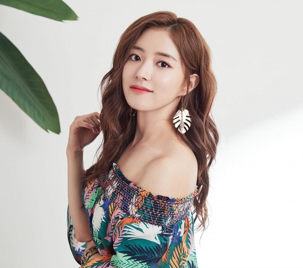 ли сэ-ён в полный рост. ли сэ ён меморист. ли сэ-ын. ли сэ-ён. ли се ён.