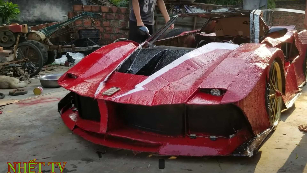 Как сделать объемный автомобиль Ferrari по шаблону из бумаги своими руками