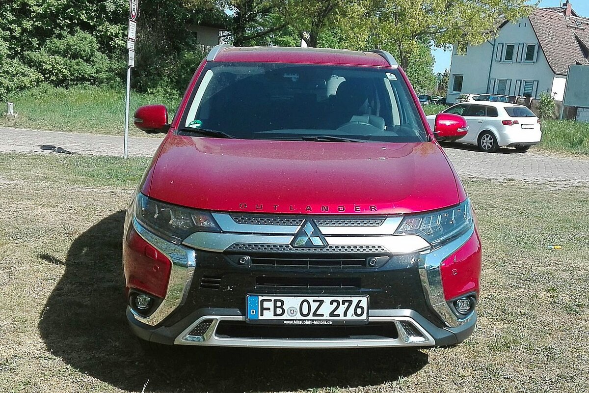 Mitsubishi Outlander продолжает развивать спортивную концепцию дизайна Dynamic Shield.