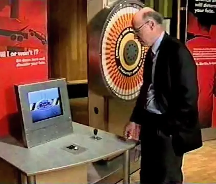 Пол Словик (род 1938 г Чикаго)  - профессор психологии в Университете штата Орегон и президент отдела исследований принятия решений . Был Президентом Общества анализа рисков до 1984 года. С 2016 года член Национальной академии наук .