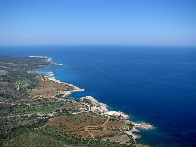Береговая линия Кипра с высоты птичьего полета. Фото: pixabay.com