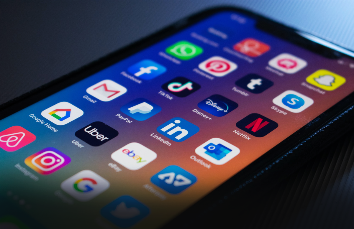 новые интересные приложения. полезные программы на айфон. самые популярные программы. известные приложения. Ui интерфейс приложения.