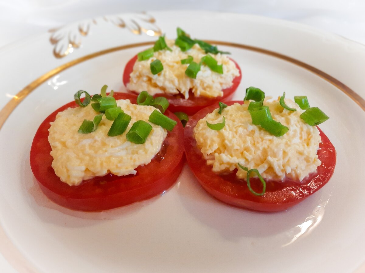 Салат с Еврейской закуской и помидорами