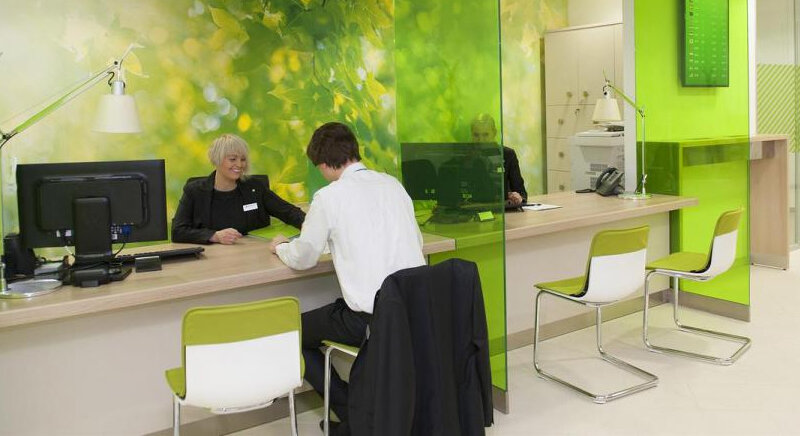 Перераспределение потоков валюты с вкладов на карточные счета