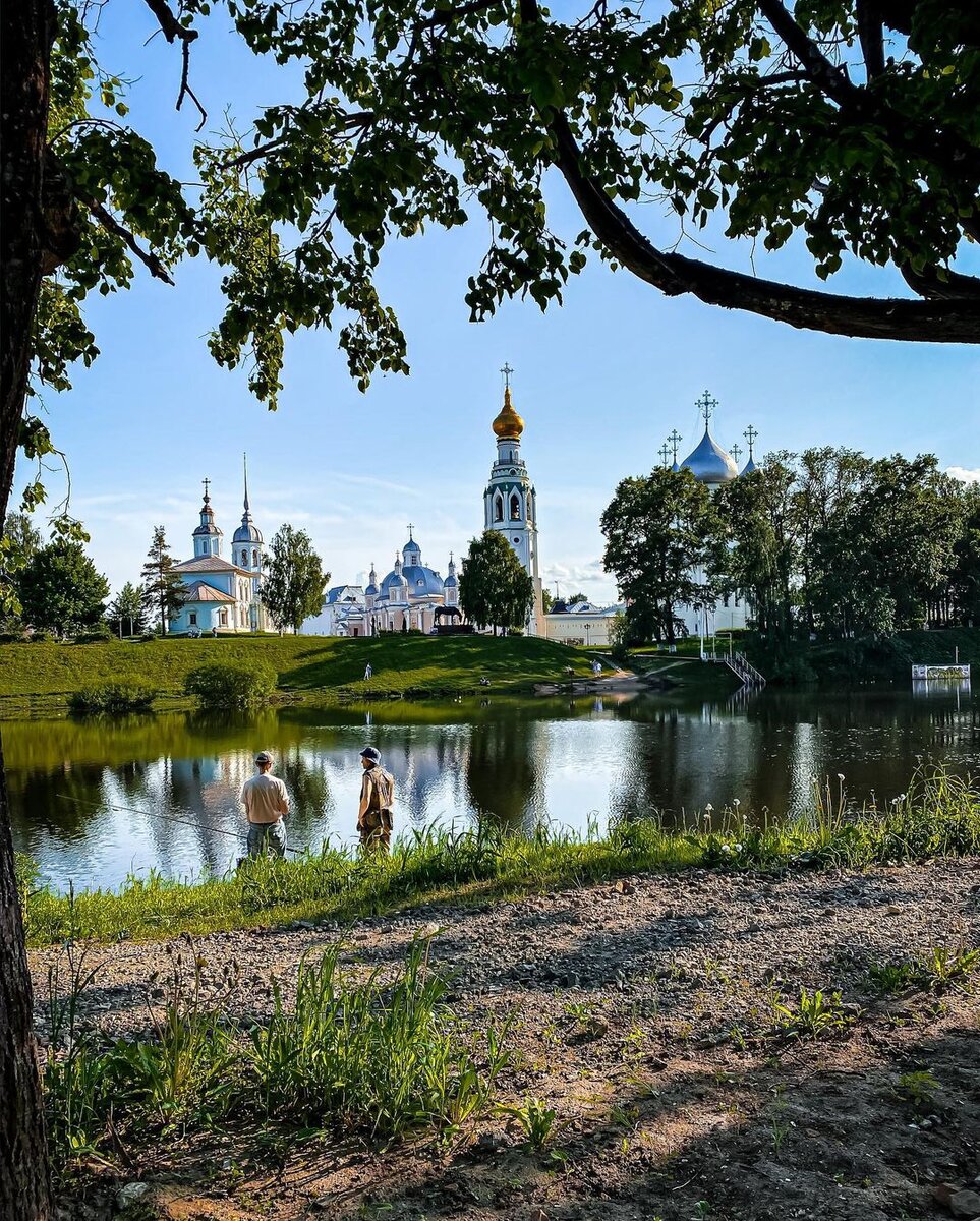 на берегу вологды