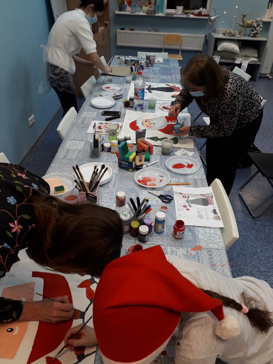 Мастер-класс - отличный вариант семейного развлечения в каникулы. Фото автора.