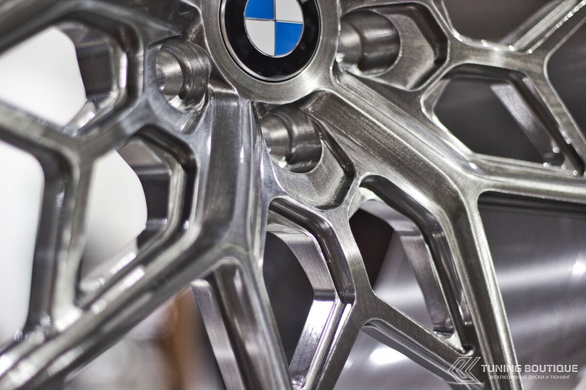 Отделка Brushed Dark Clear