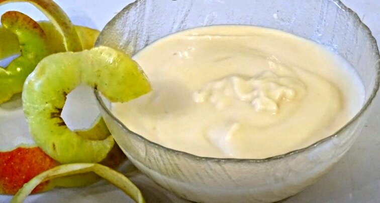 Яблочный соус. Скриншот из видео. Используется и распространяется бесплатно по лицензии https://www.youtube.com/t/terms