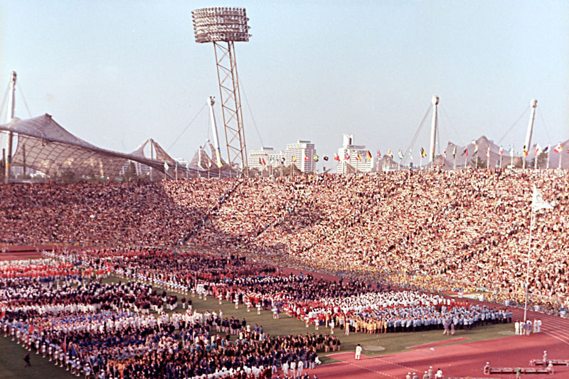 Открытие Олимпиады. Мюнхен 1972 год (снимок взят из открытых источников)