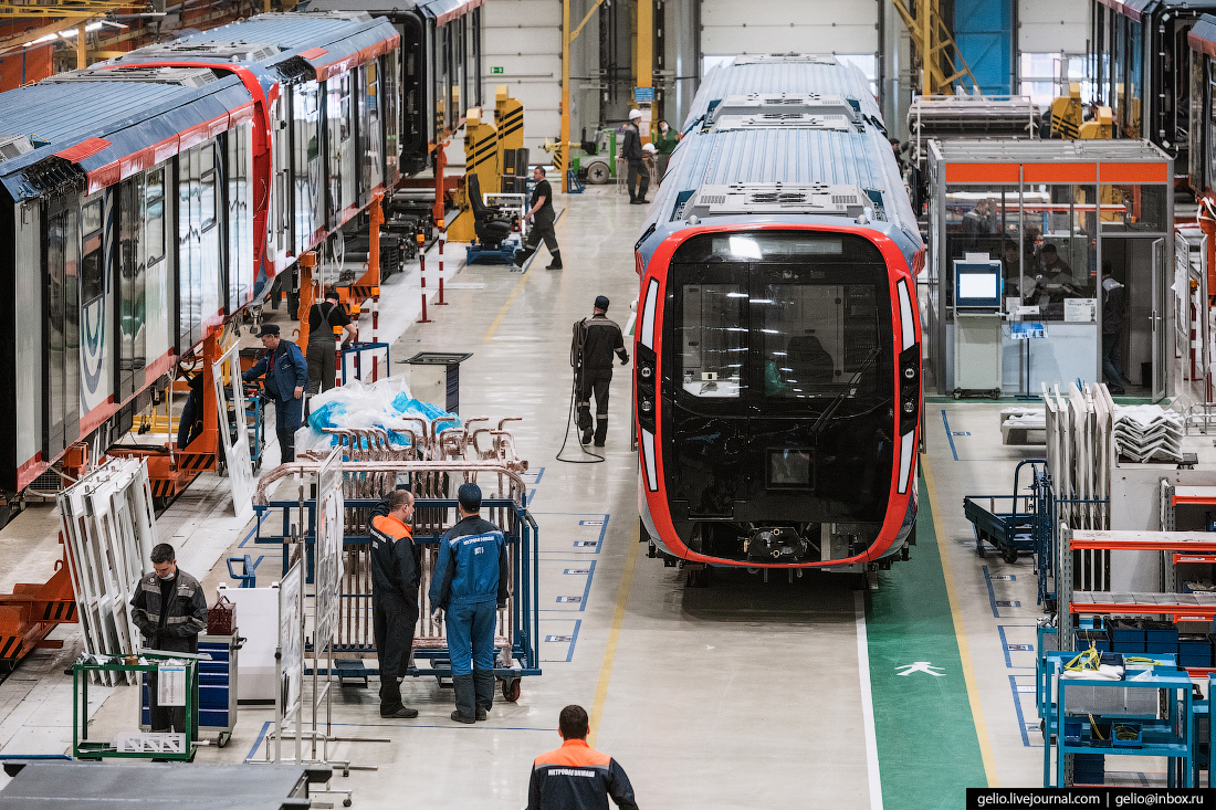 Как производится поезда. Метровагонмаш вагон 2020. Метровагонмаш метро 2020. Метровагонмаш вагоны метро. Поезд метро Метровагонмаш.