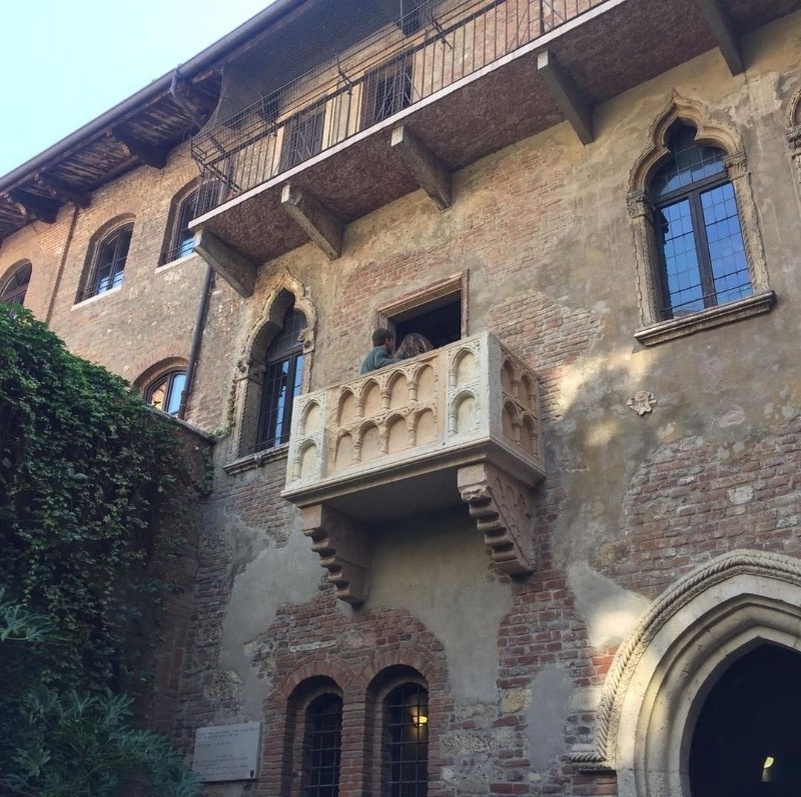 Фото https://www.instagram.com/p/B3uaEo1gVNr/