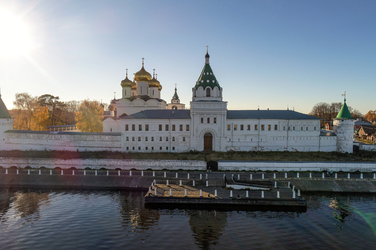 Ипатьевский монастырь в костроме история