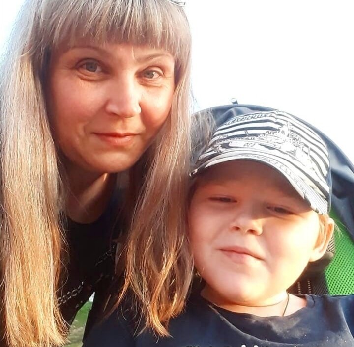 Я Виктория и мне 46...Живу в г. Рыльск Курской области. 