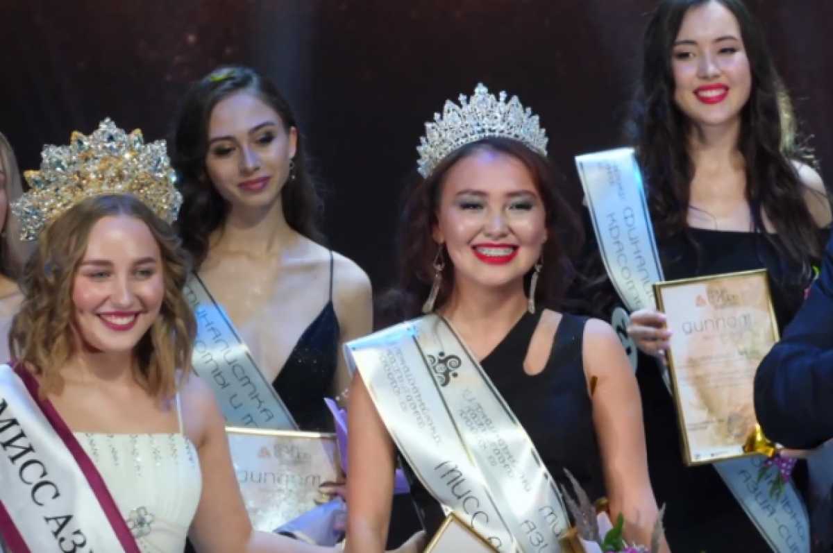    Победительницей конкурса «Азия — Сибирь-2022» Сай-Дажы Найдан получила также и приз зрительских симпатий.