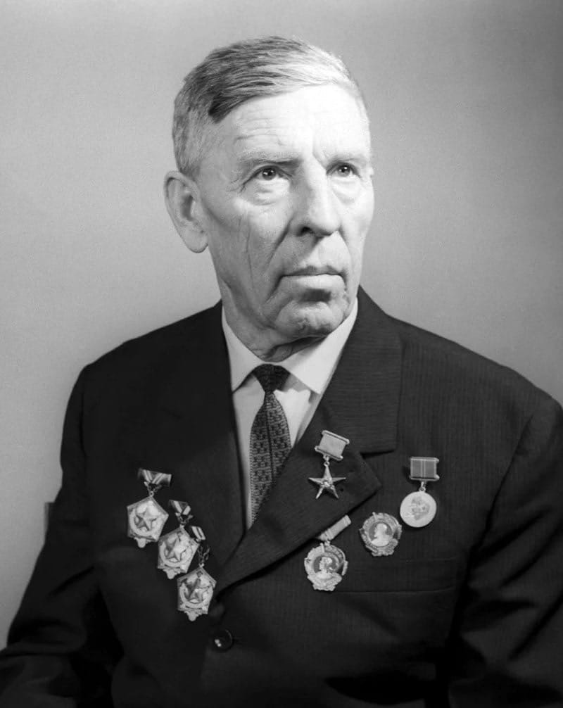 герои труда стаханов. алексей стаханов рекорд. стаханов алексей григорьевич (1906 – 1977) краткое. стаханов алексей григорьевич (1906 – 1977). герои труда стаханов.