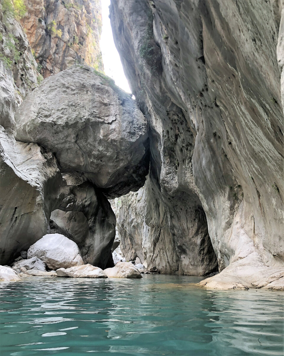 Каньон Гейнюк висячий камень