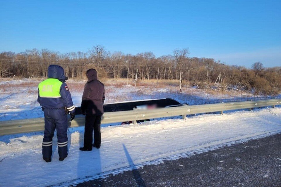     Водитель не справился с управлением, вылетел в кювет и упал на бок  УМВД России по Хабаровскому краю