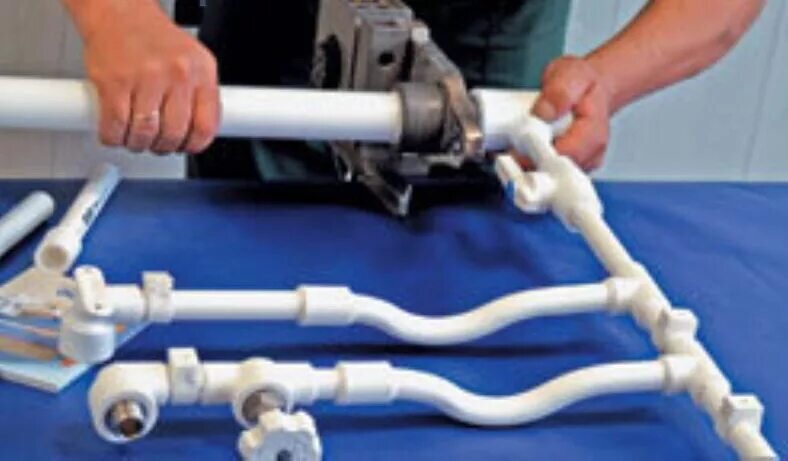 Мастер старается, чтоб всё было красиво и аккуратно! 