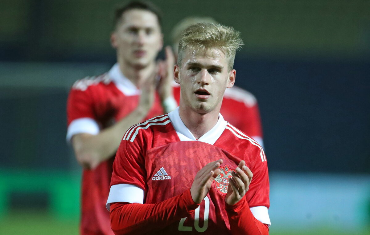    Полузащитник "Крыльев Советов" Сергей Пиняев  Сергей Фадеичев/ТАСС