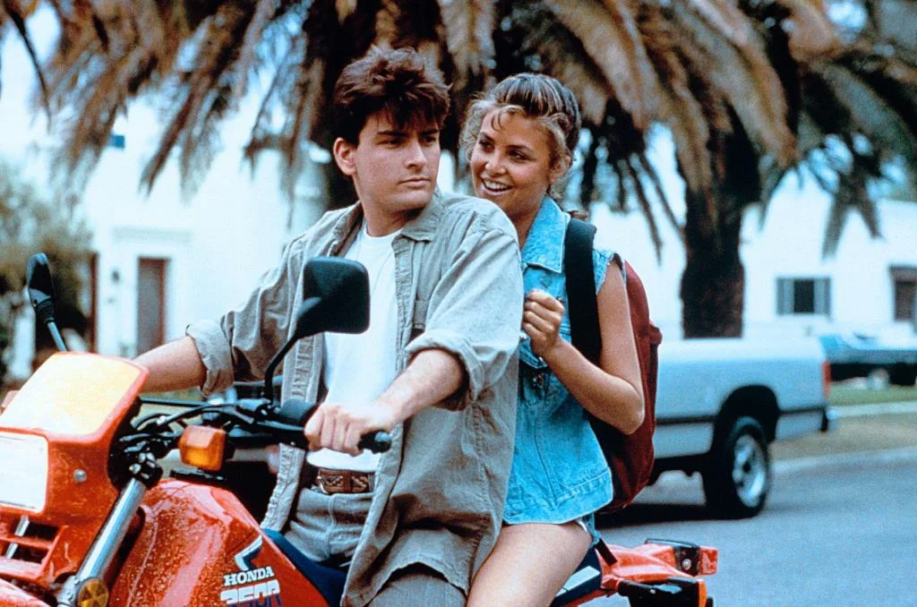 Зарубежные ужасы 70 годов. Дух мщения 1986. Дух мщения 1986 Шерилин Фенн. Чарли шин дух мщения. Ник Кассаветис дух мщения.