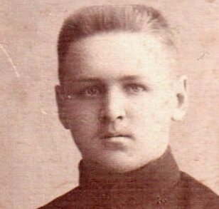 Первый владелец особняка Михаил Михайлович Челышев - старший сын "главного российского трезвенника" 