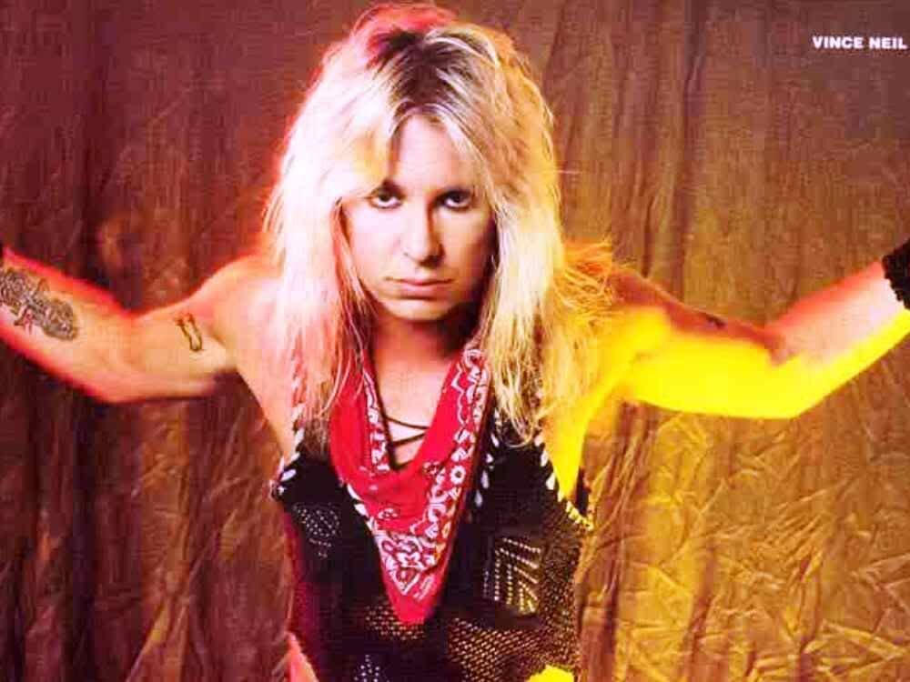 Vince neil motley crue. Винс нейл дочь. Винс нейл и рейн ханна. Винс нейл и рейн ханна. Рейн ханна.