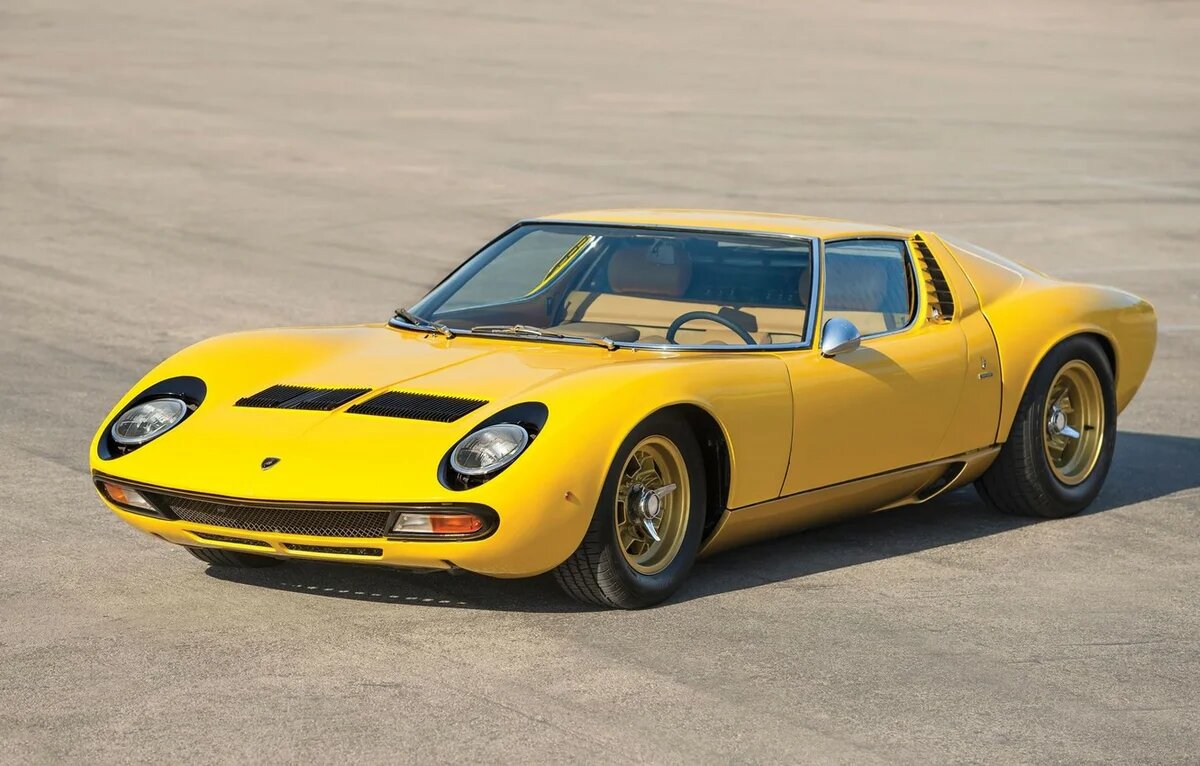  Lamborghini Miura 