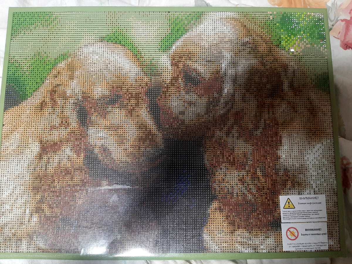 Холст с защитной пленкой, собран верхний уголок