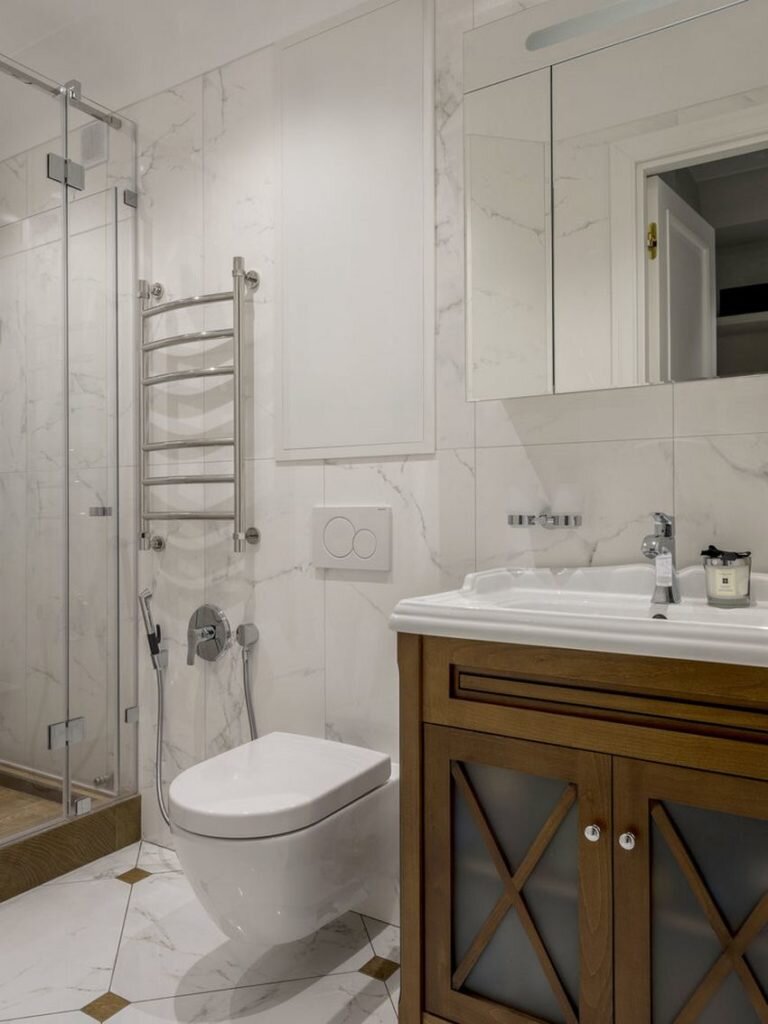 Шикарно и необычно. Элегантная квартира в современном классическом стиле с нотками этно и арт-деко