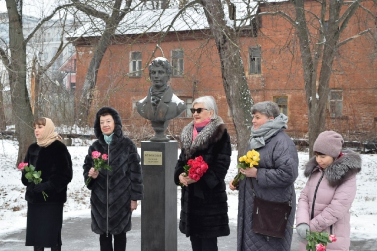    Туляки отмечают 240-летие со дня рождения Василия Жуковского