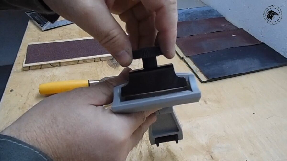 Зажим для инструмента из штампованной стали