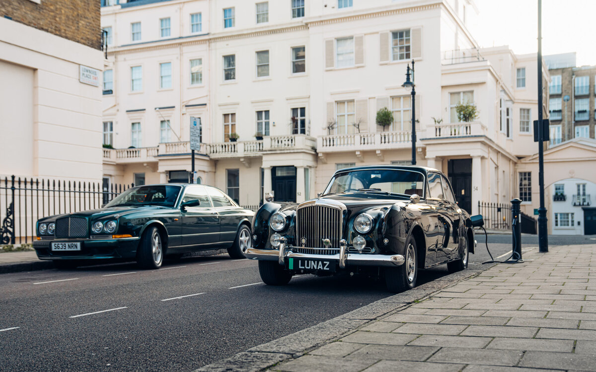    Электрифицированный Bentley S2 Continental. Фото Lunaz