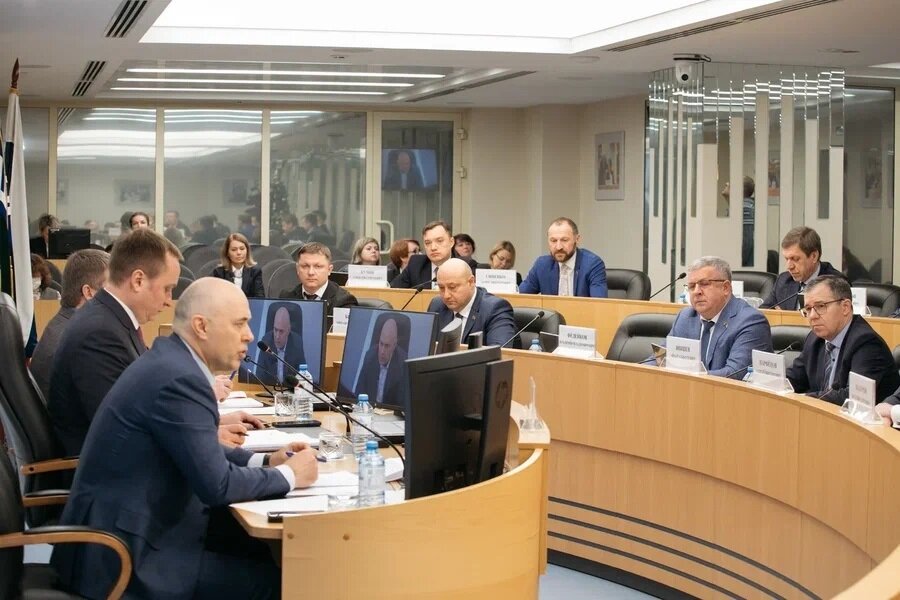    Глава Сургута Андрей Филатов готовит большой отчет