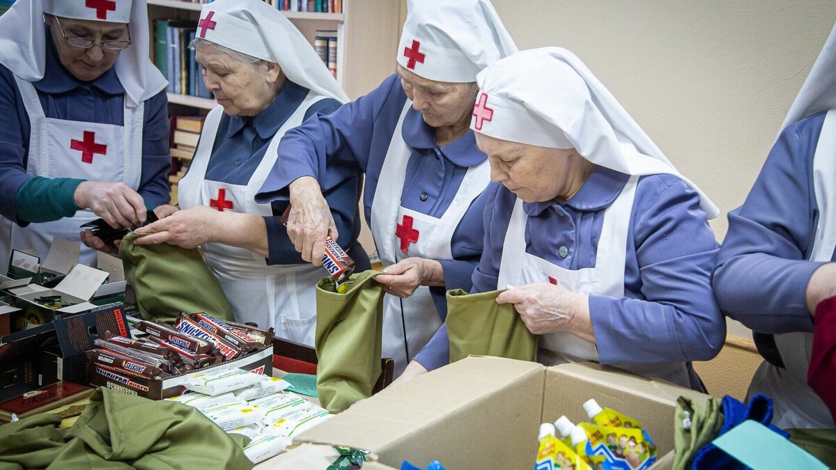     Сестры милосердия и прихожане Свято-Троицкого собора Ижевска приготовили для участников военной спецоперации подарки ко Дню защитника Отечества