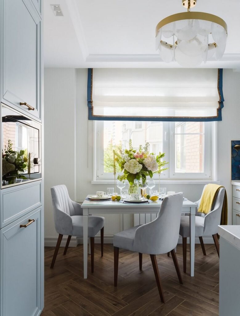 Для мамы и сына. Элегантная квартира в классическом стиле