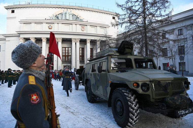    С военачальником простили в екатеринбургском ОДО, а похоронили в Верхней Пышме Владимир Жабриков, URA.RU