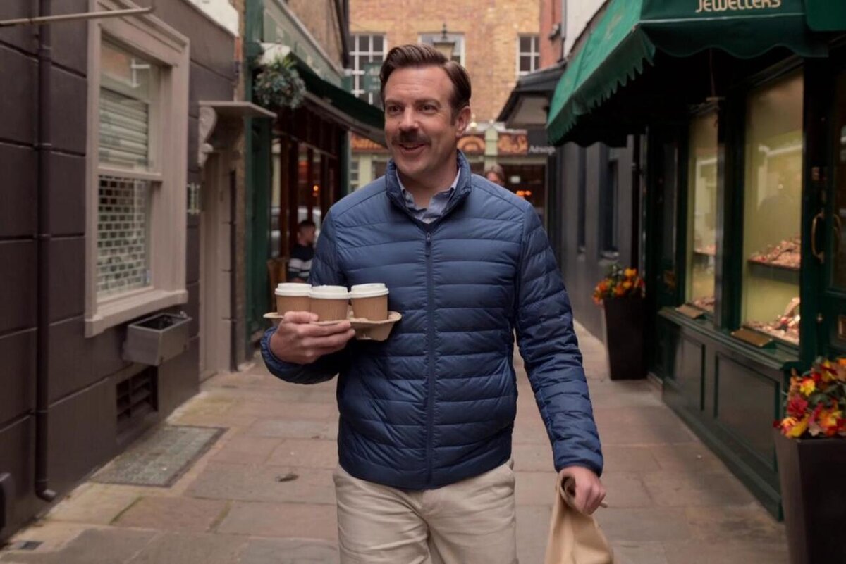     «Тед Лассо», реж. Деклан Лауни, М.Дж. Делани, Эрика Дантон