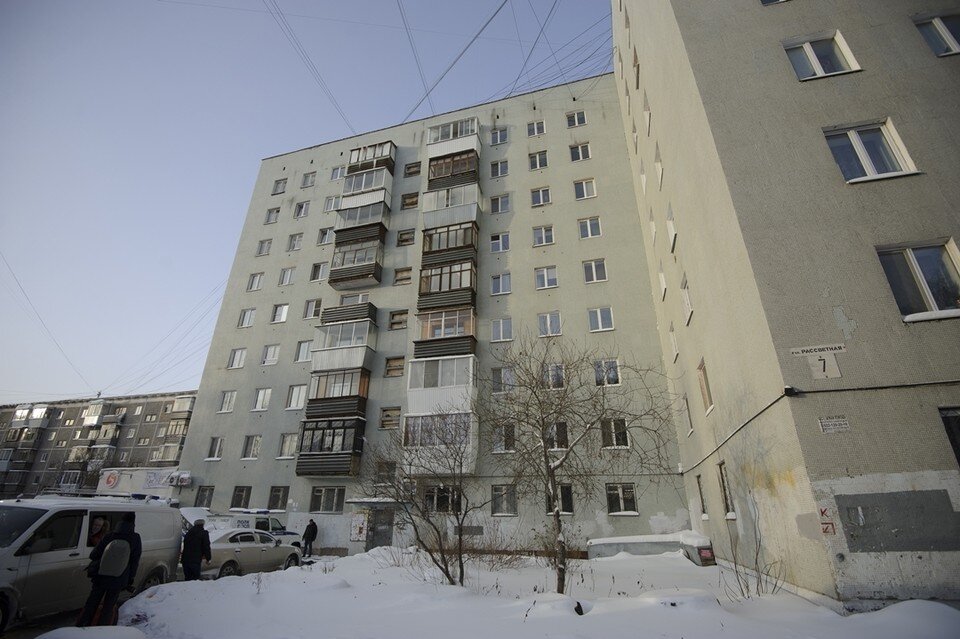     Пожар, унесший две жизни, произошел в пятиэтажном доме в квартире, расположенной на втором этаже Алексей БУЛАТОВ