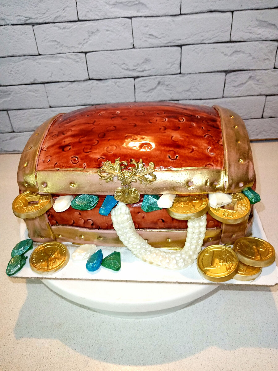 Торт "СУНДУК С СОКРОВИЩАМИ,"